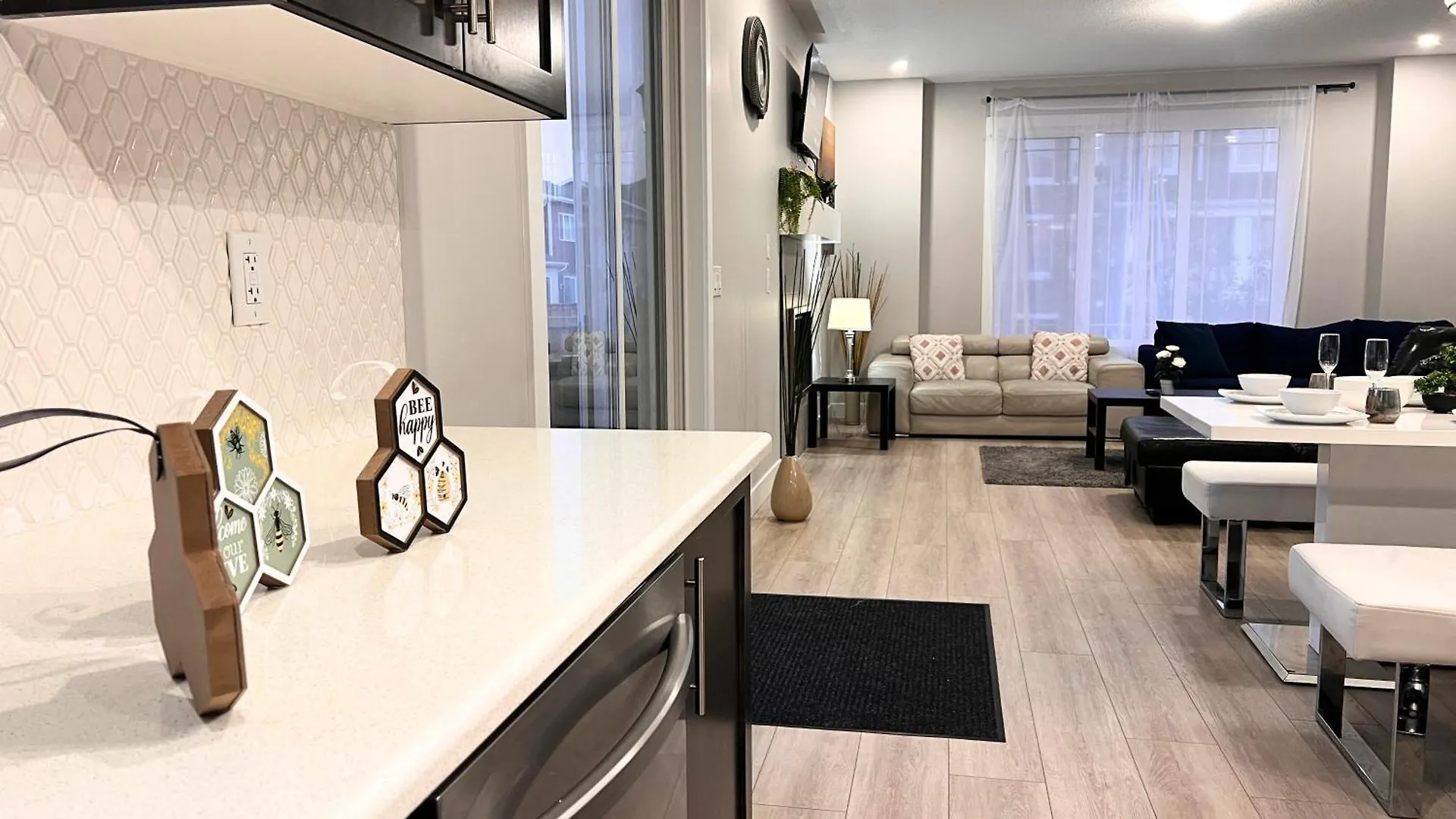 Flowealth Property Luxury Villa Near Lake Netflix Tv Wifi Calgary Homestay